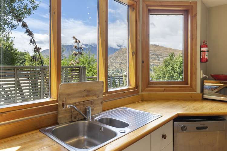 7 Woodbury Rise Queenstown_3