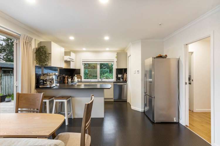 62 Cobham Crescent Kelston_4