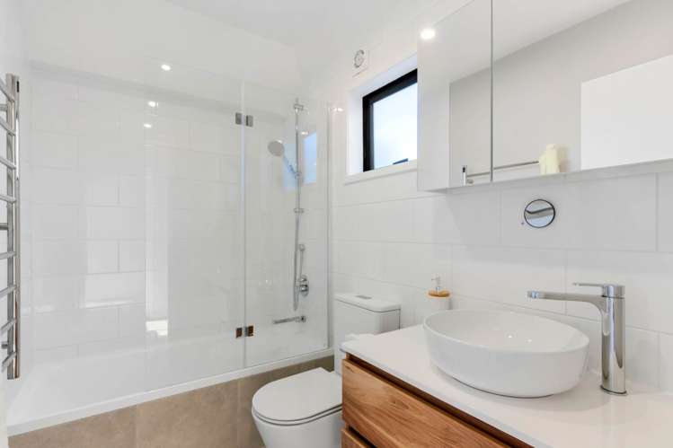 2/2A Seascape Road Remuera_7