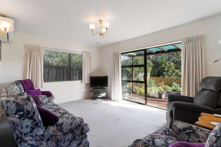 2/65 Sturges Road Henderson_1