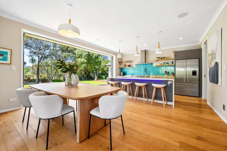 27 Kingfisher Grove Greenhithe_13