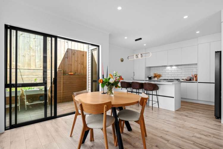 562d Beach Road Rothesay Bay_5