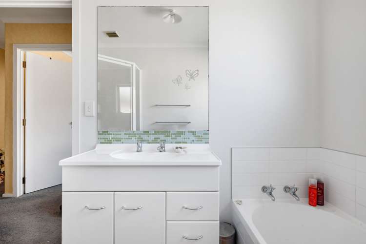 10 Mckenzie Place Rototuna North_18