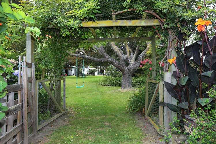 885 Park Road South Longlands_10