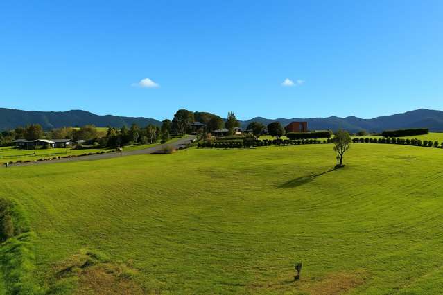 Large Land off Tara Road!