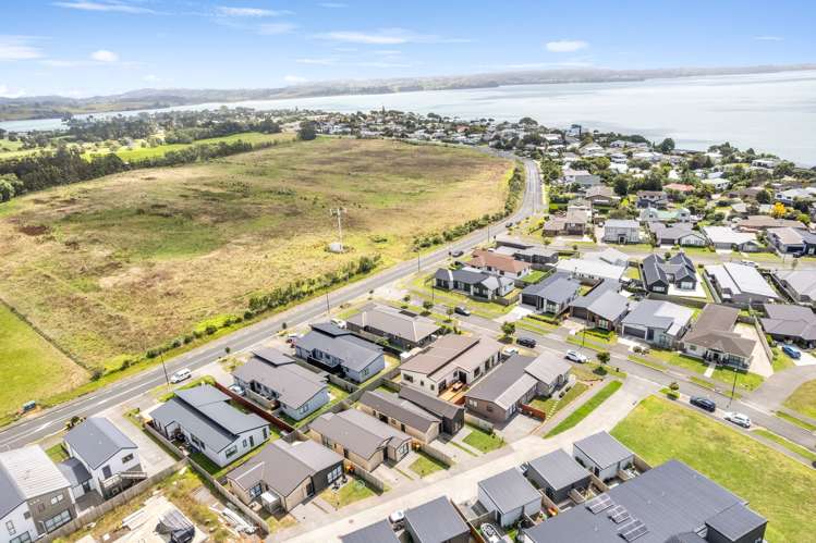 7 Poutawa Lane Clarks Beach_16