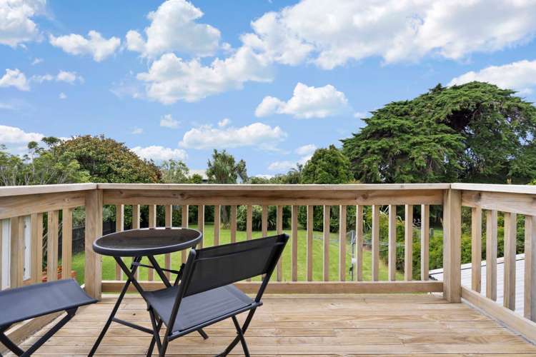 8 Lookout Drive Laingholm_10