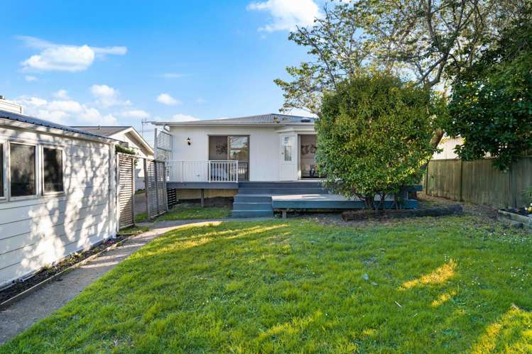 15 Chatham Avenue Mount Albert_39
