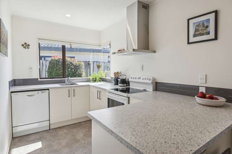 2/32 Charlotte Street Stanmore Bay_3