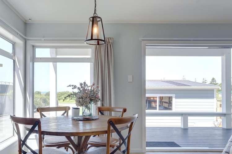 8 Nukumaru Parade Waiinu Beach_7