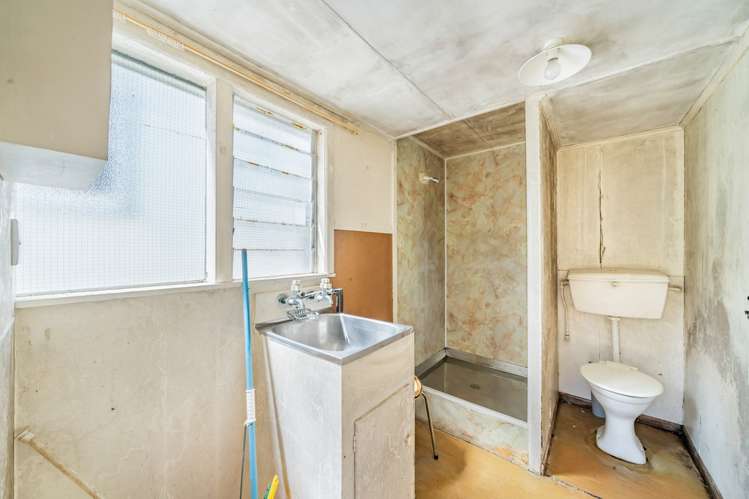 37 Plunket Avenue Petone_21