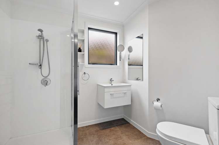 44 Long Melford Road Awapuni_13