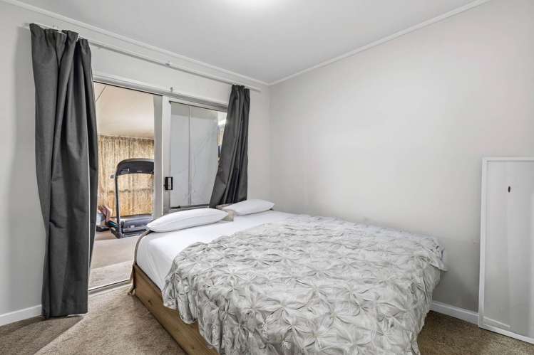 2 Benton Place Manurewa_11
