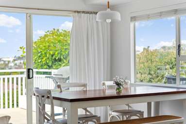 27 Ian Sage Avenue_2