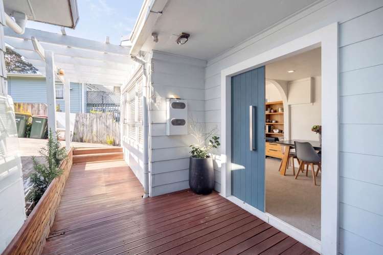 2/54 Lyons Avenue Murrays Bay_4