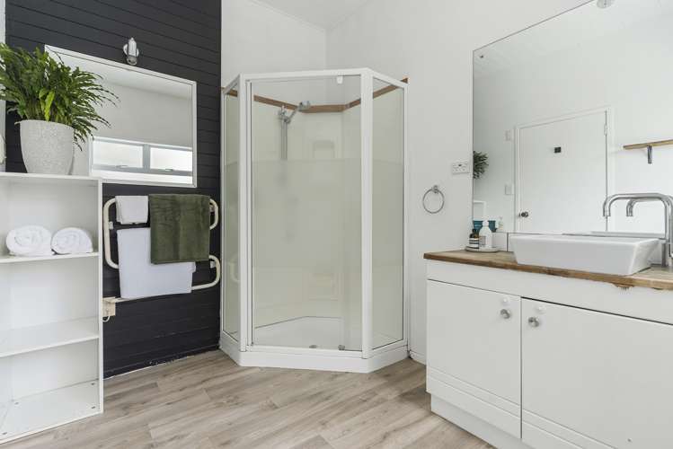 15 Eskdale Road Birkdale_14