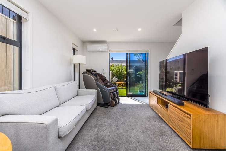 4/10 Willcott Street_4
