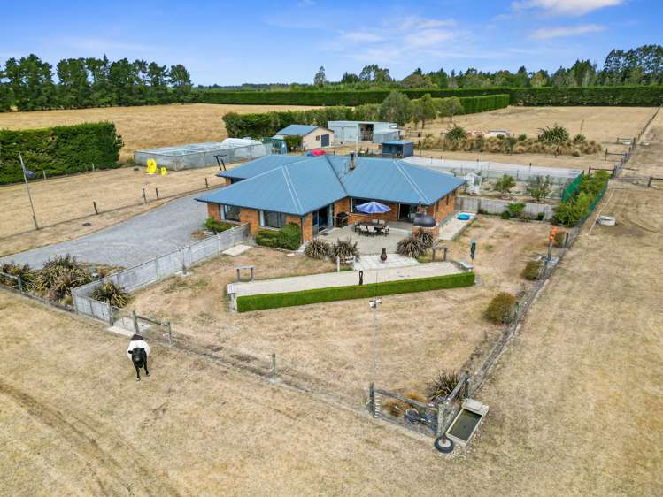 2233 South Eyre Road West Eyreton_1