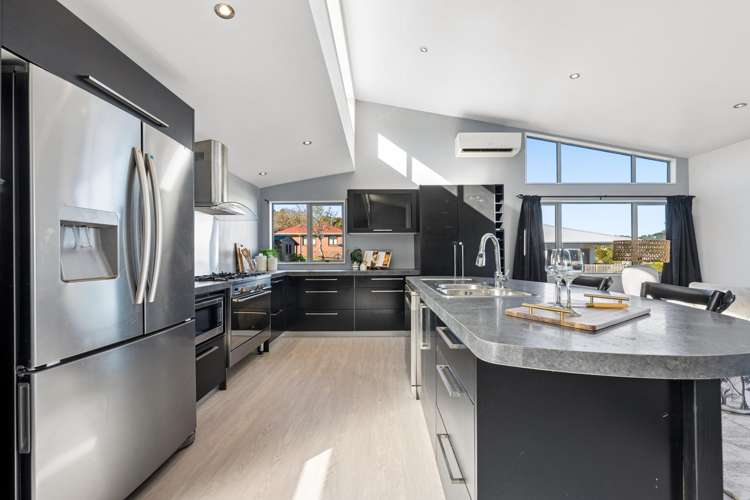 8A Norman Road Titirangi_10