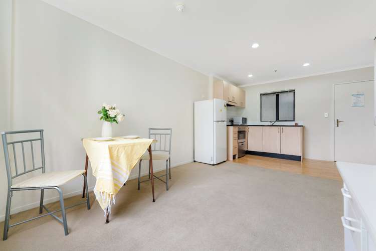 D502/176 Broadway Newmarket_14