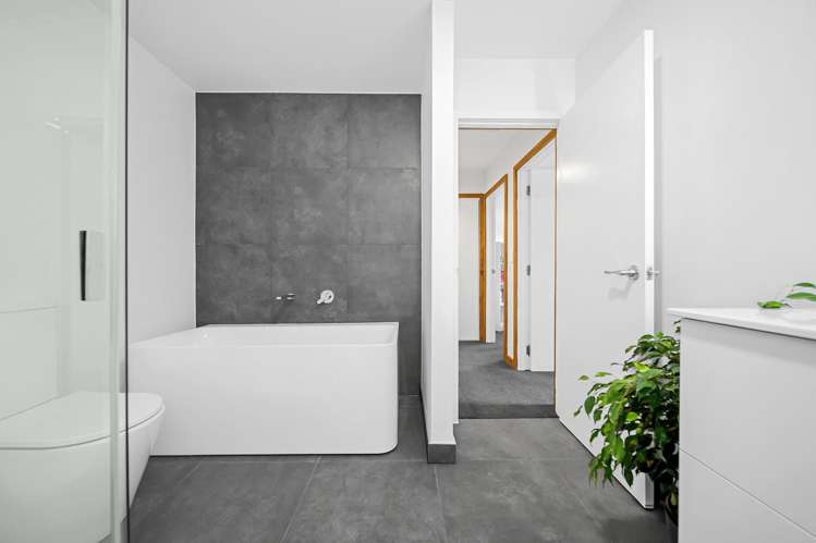 2 Larchwood Grove Rangatira Park_20