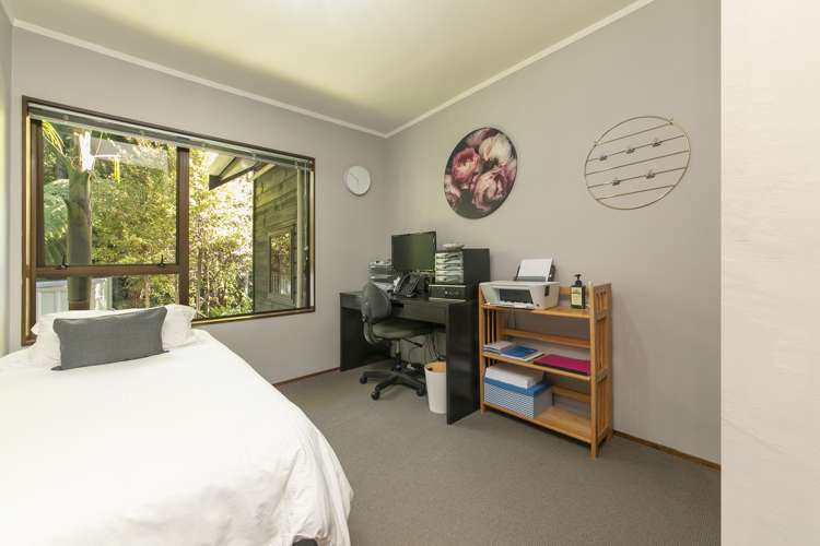 8 Kaurimu Rise Titirangi_9