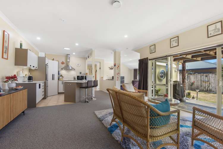 22 Hollybush Drive Brightwater_6