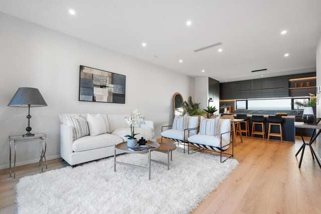 BRAND NEW TAKAPUNA TOWNHOUSE- ONLY 3 LEFT