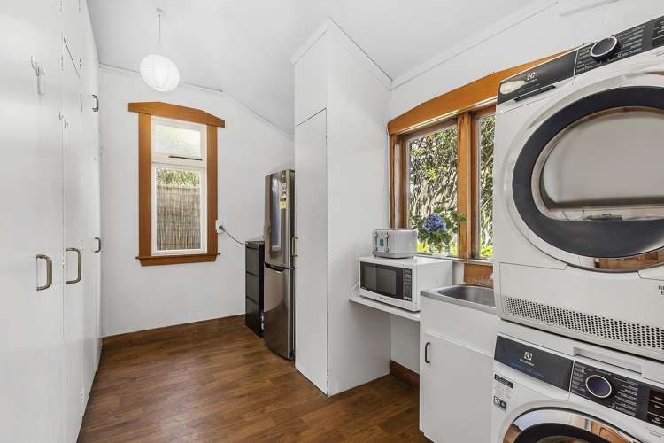 65 Marine Parade Seatoun_23