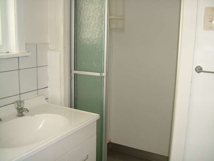 77 Lake Road Northcote_10