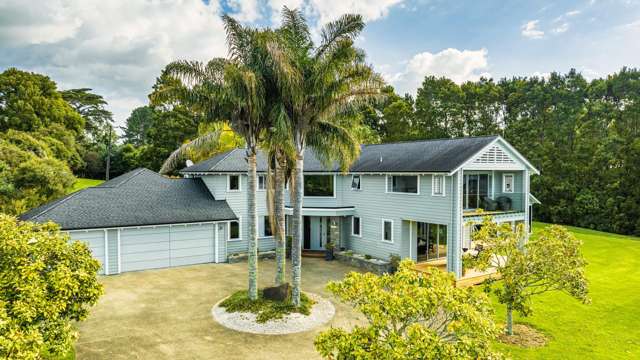 Hamptons Haven: Luxury Living on Four Acres