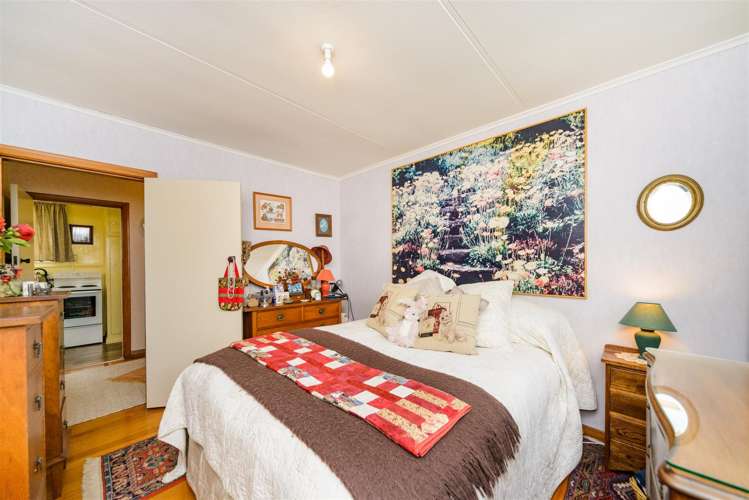 27 Holland Crescent Bulls_13