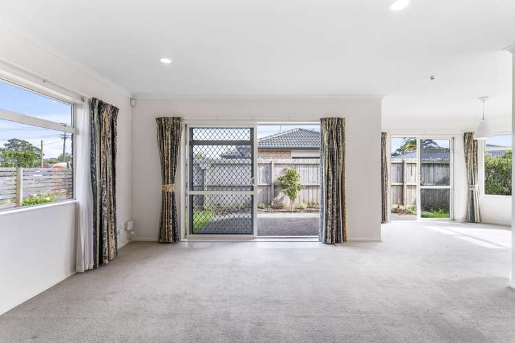 1/64 Riverside Road Orewa_7