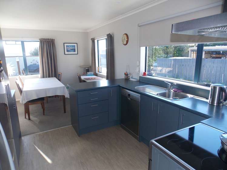 32 Somerset Crescent Highbury_5