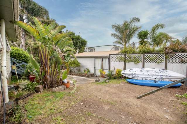 27 Graeme Avenue Mangere East_1