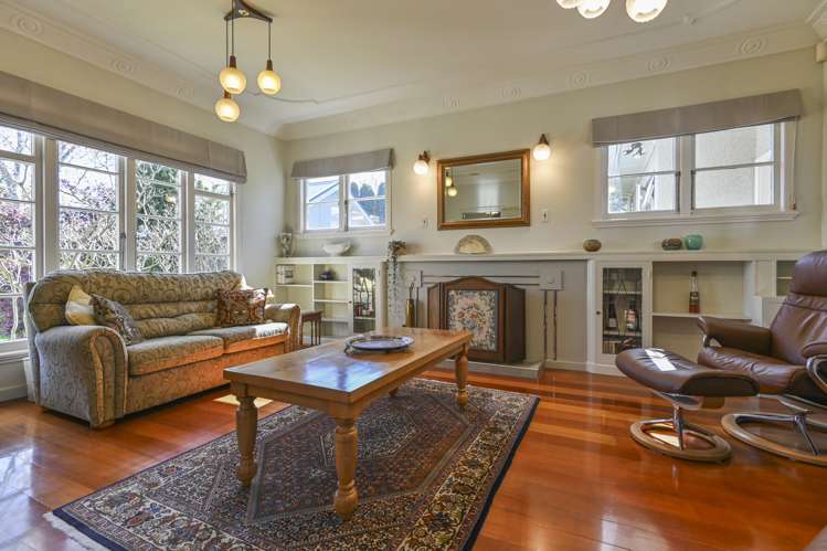 571 Lyndhurst Road Frimley_2