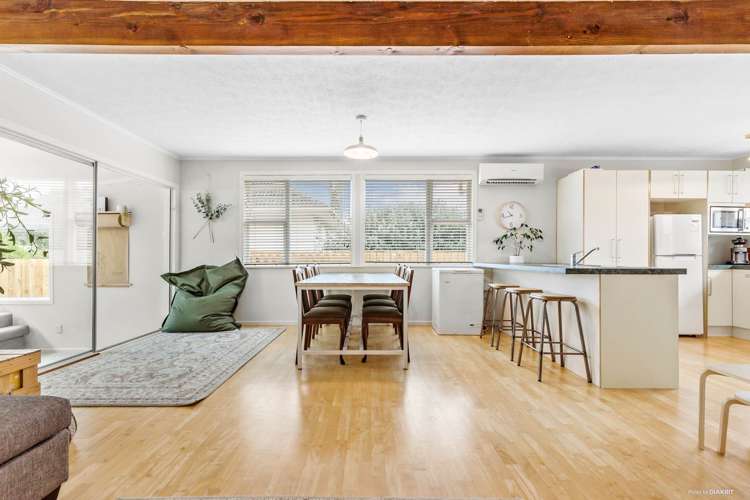 37b Cobham Crescent Kelston_3