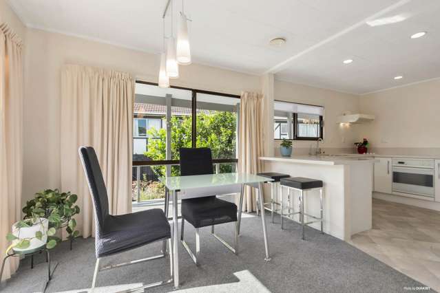 2/102 Manhattan Heights Glendene_2