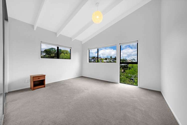 84 & 86 Ayton Drive Totara Vale_25