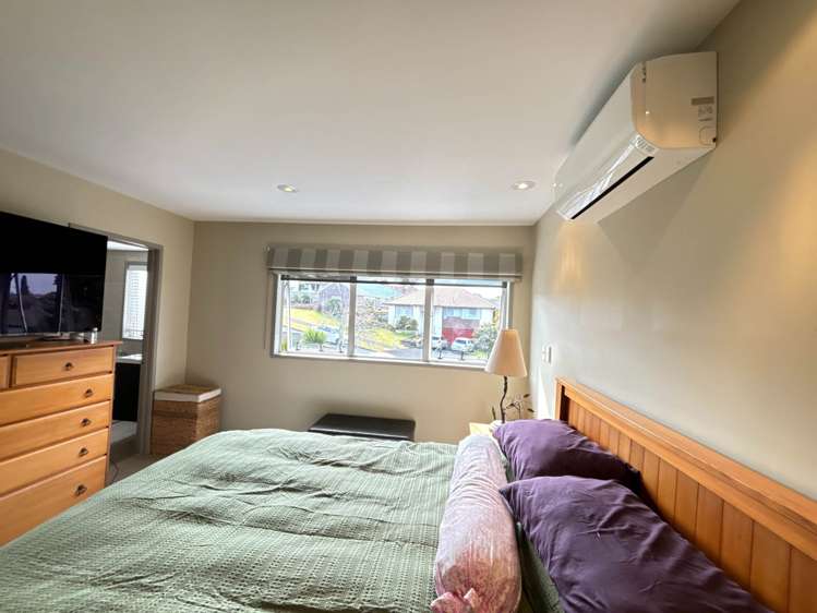 6 Kells Place Botany Downs_11
