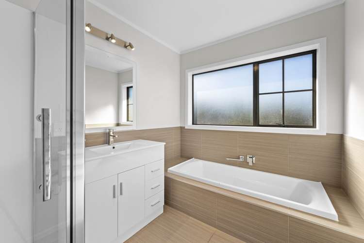 19 Ingle Avenue Waipahihi_5