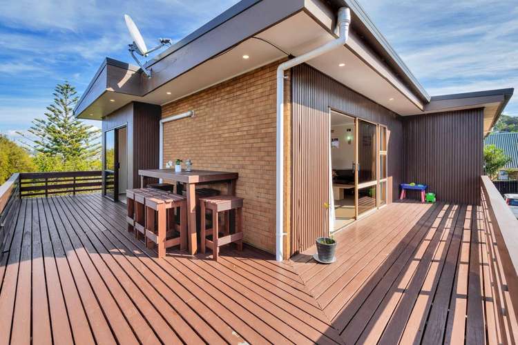 1/2a Carlisle Road Browns Bay_11