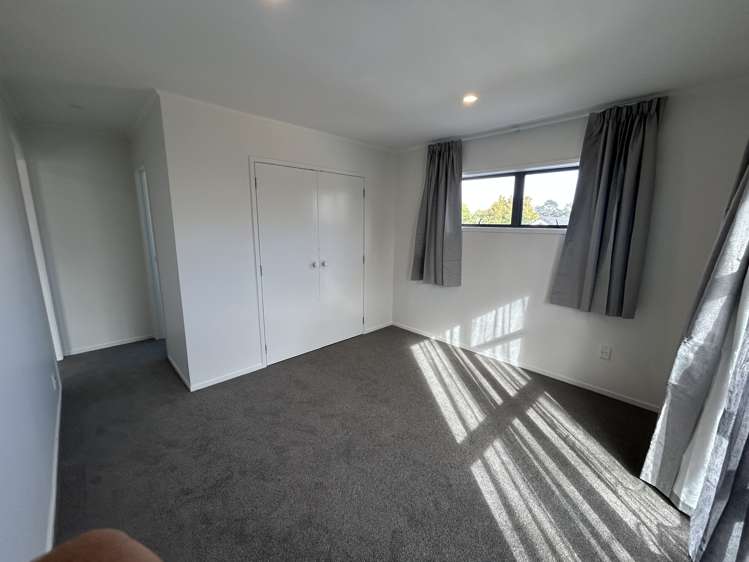 9 Orinda Close Botany Downs_13