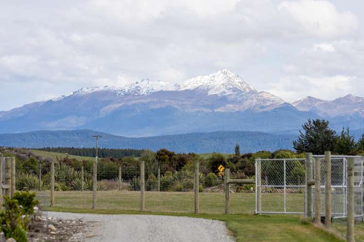 877 Manapouri Te Anau Highway Te Anau_24