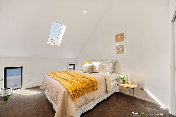 32 Lyall Parade Lyall Bay_12