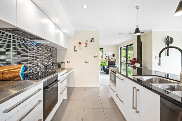 29 Waterfall Way Maungatapere_19