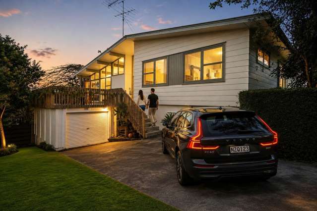 Modern & Spacious 4-Bedroom Home in Glenfield