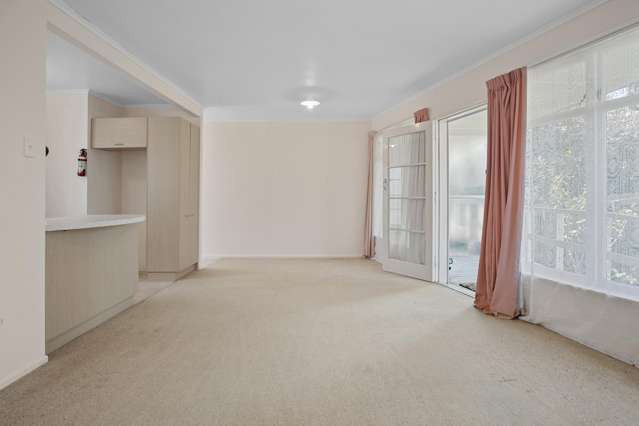 B/71 Commercial Road Helensville_3