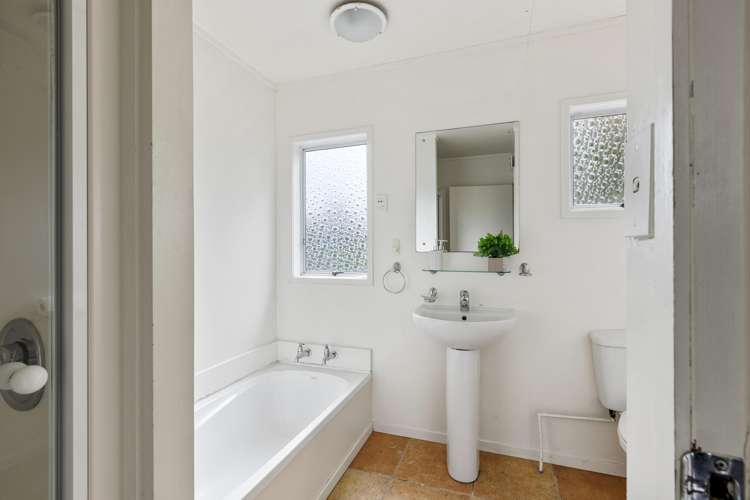 28 Hiwihau Place Glenfield_11