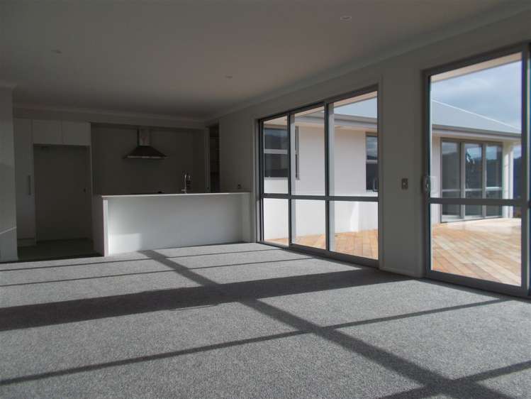 36 Quail Rise Stoke_7